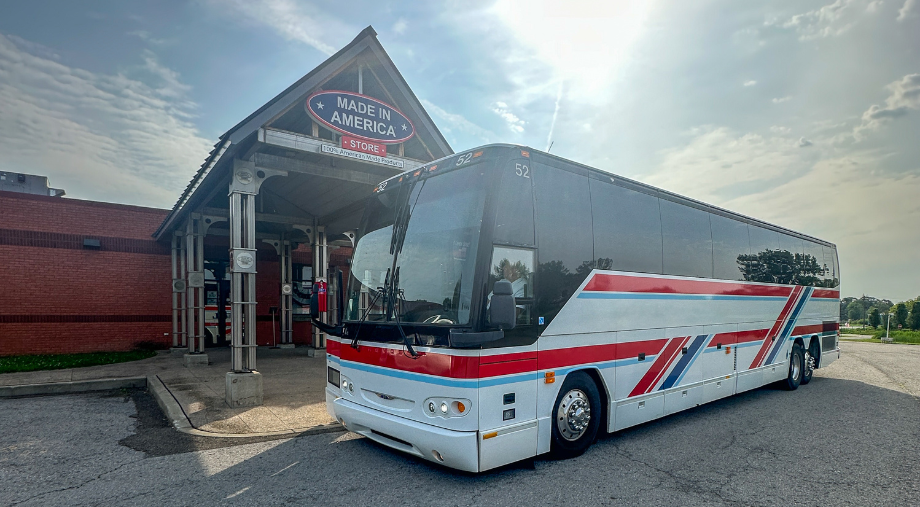 Made in America Store Welcomes Its 1,500th Tour Bus!