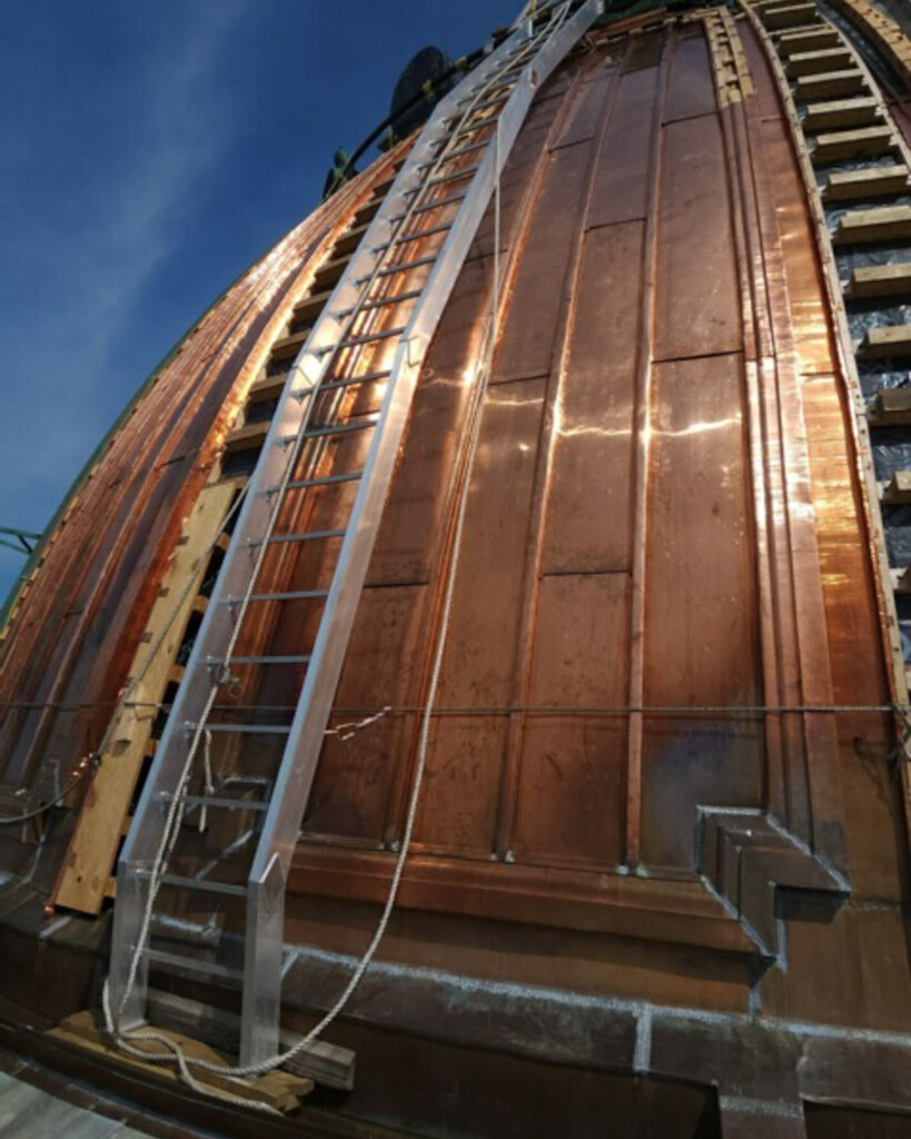 Current work on the copper restoration at the OLV dome, another angle.